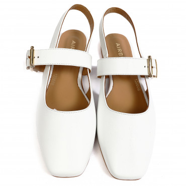 133868 Босоножки white