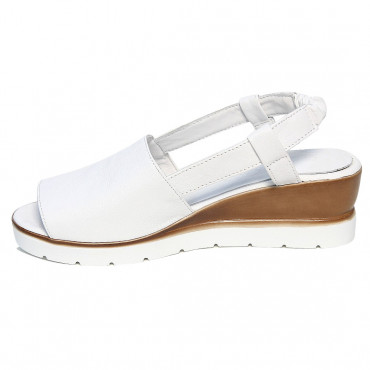 137672 white Босоножки