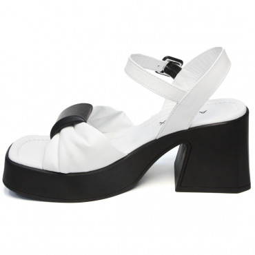 133363 Босоножки white