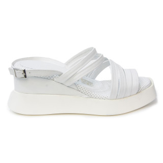 133445 Босоножки white