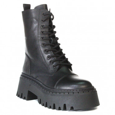 133539 Ботинки black