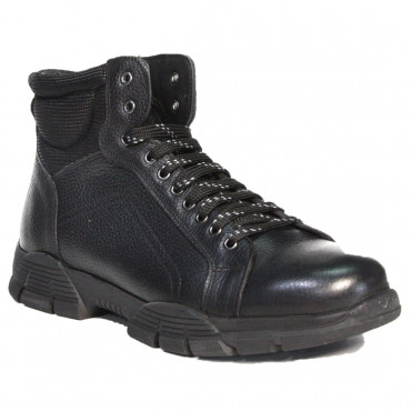 133502 Ботинки black