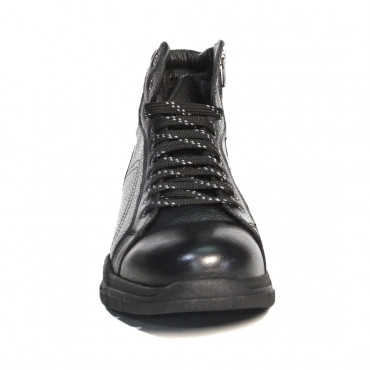 133502 Ботинки black