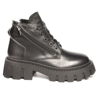 133223 Ботинки black
