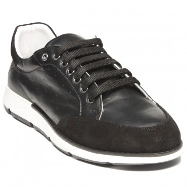 133097 Кроссовки black