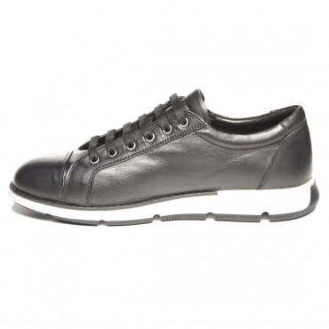 133098 Кроссовки black