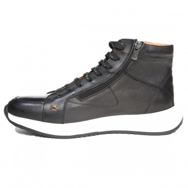 133532 Кроссовки black
