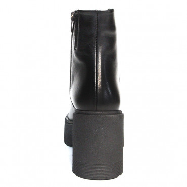 133470 Полусапоги black